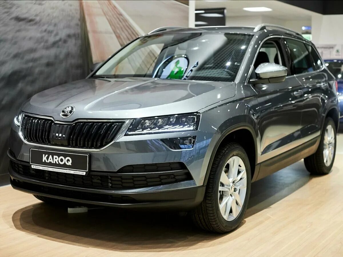 Купить новый шкода карок. Skoda Karoq 2020. Шкода Karoq 2020. Skoda Karoq 2022. Škoda Karoq серый.