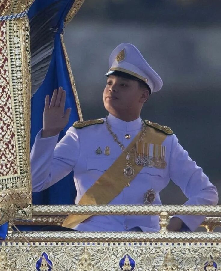 Дипангкорн расмичоти. Принц Дипангкорн. Дипангкорн Расмичоти 2022. Коронация короля Иордании.