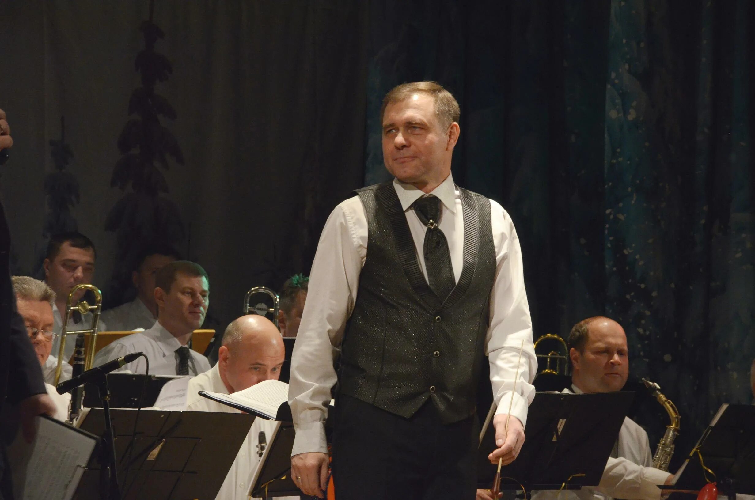 Выступление дронова. Выступление дронова. Shaman (певец). Выступление дронова. Обнинск дирижёр пожарский.