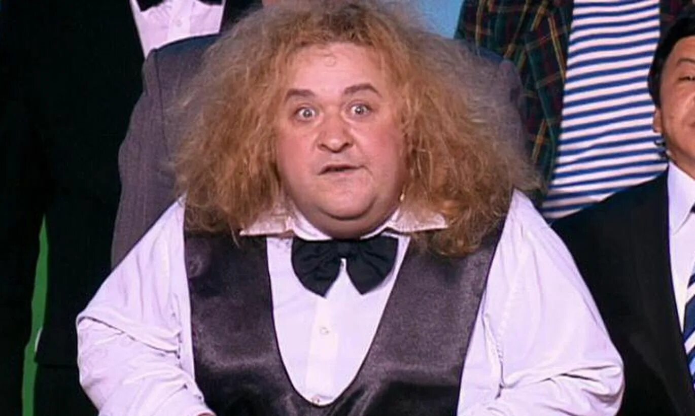 александр морозов петросян шоу. кривое зеркало александр морозов пчелка. александр морозов петросян шоу. аншлаг смех. александр морозов аншлаг.