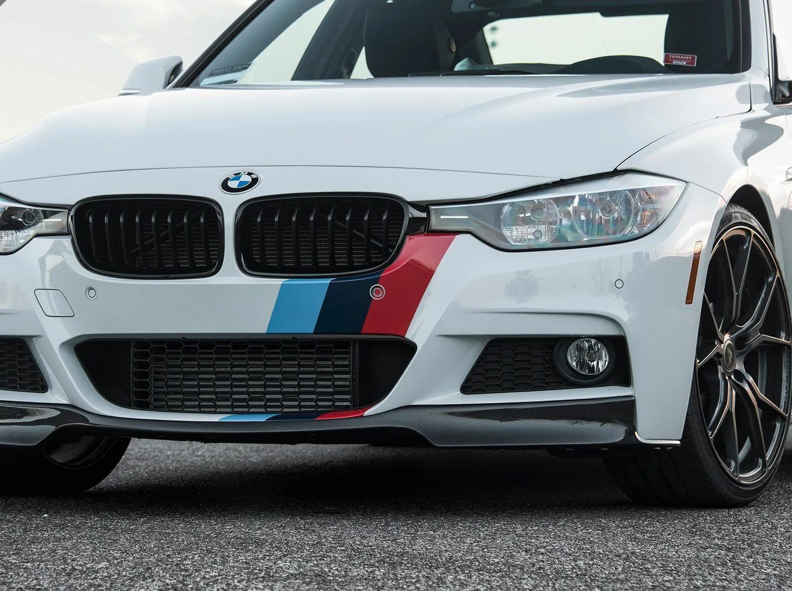 Обвес bmw f30. Bmw f30 m performance. Bmw f30 m обвес. F30 в обвесе. Bmw 3 f30 м обвес.
