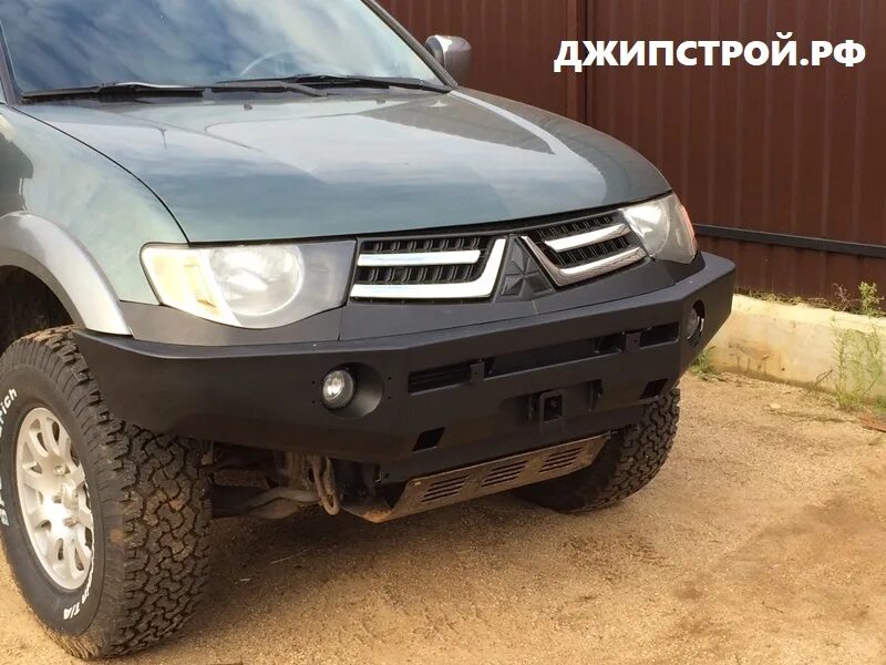 Силовой бампер l200. Mitsubishi l200 силовой бампер. Мицубиси л200 с силовым бампером. Бампер силовой Митсубиши l 200. Бампер л200 купить