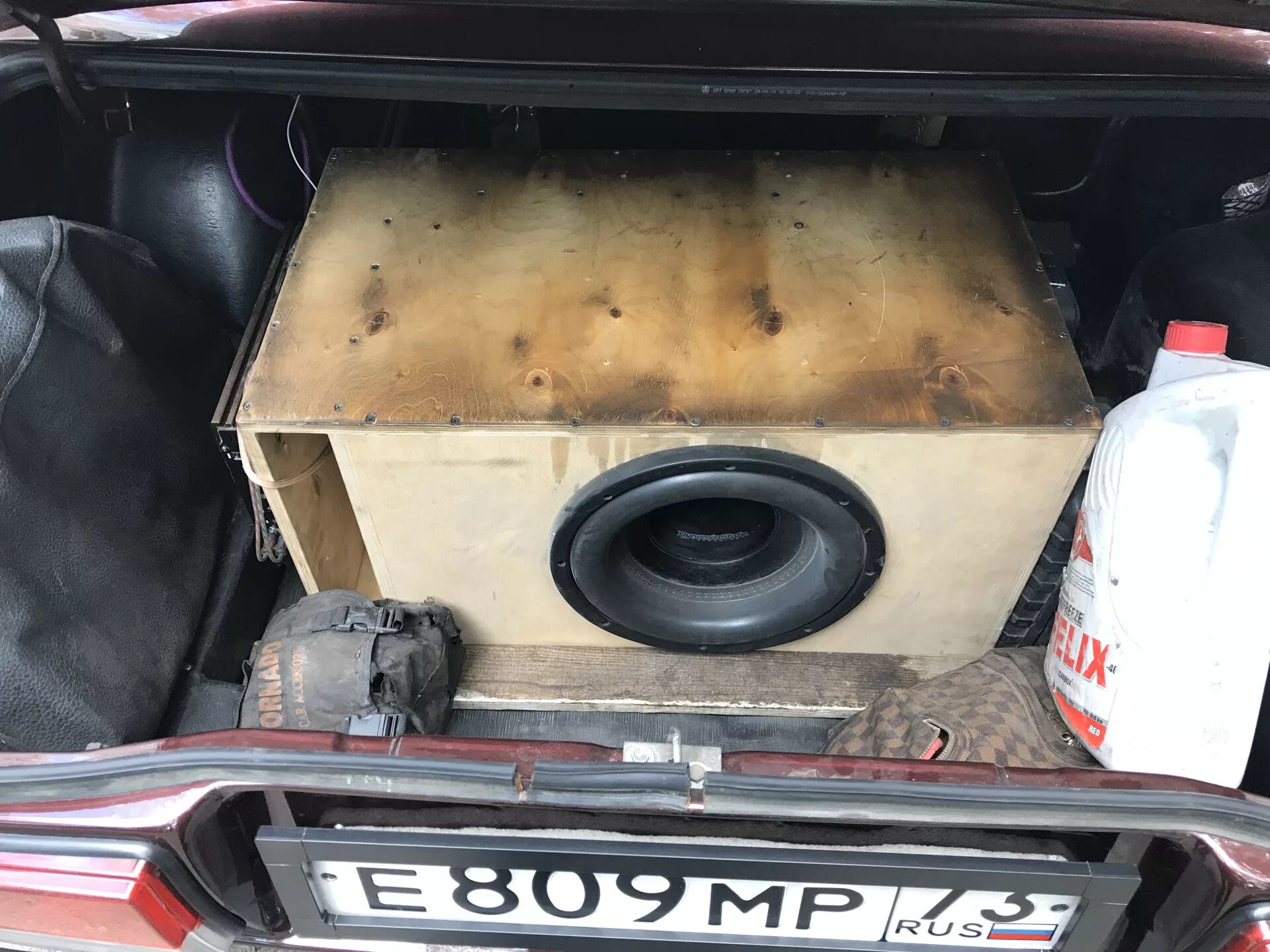 Ваз 2107 с сабвуфером db. Ваз 2107 автозвук сабвуфер. Сабвуфер в багажник ваз 2107. Стелс сабвуфер в ваз 2107. Сабвуфер в ваз 2107.