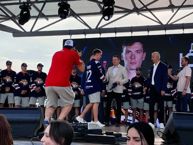 ушастый хоккей