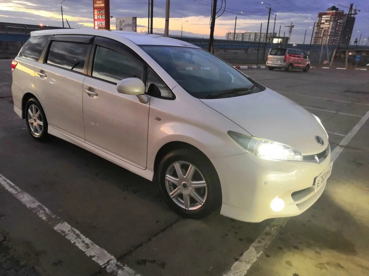 Виш с пробегом. Тойота виш 2009. toyota wish 2009-2017. тойота виш 2002. машина тойота виш 2003.