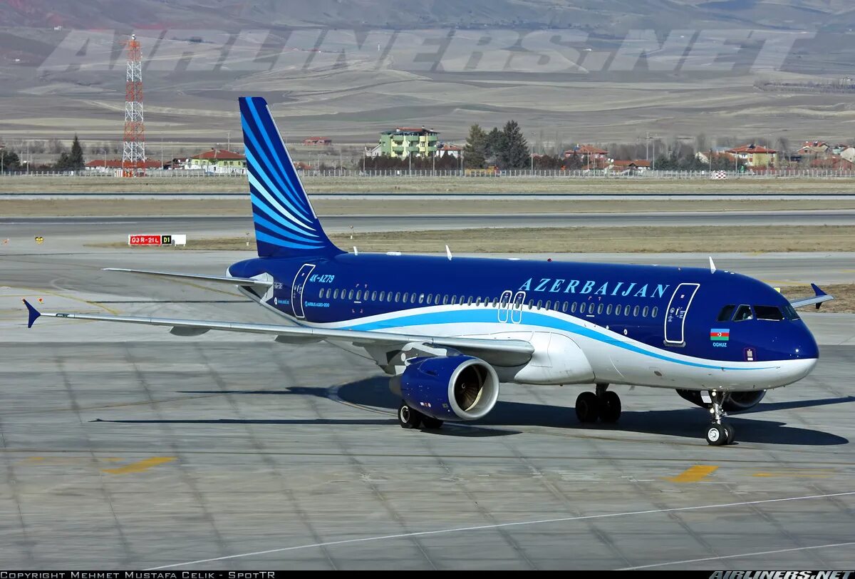 Мин воды баку самолет. Airbus a320-214 Azerbaijan. AZAL a320neo. A320-214 AZAL. Airbus a320 Azerbaijan AZAL Pass.