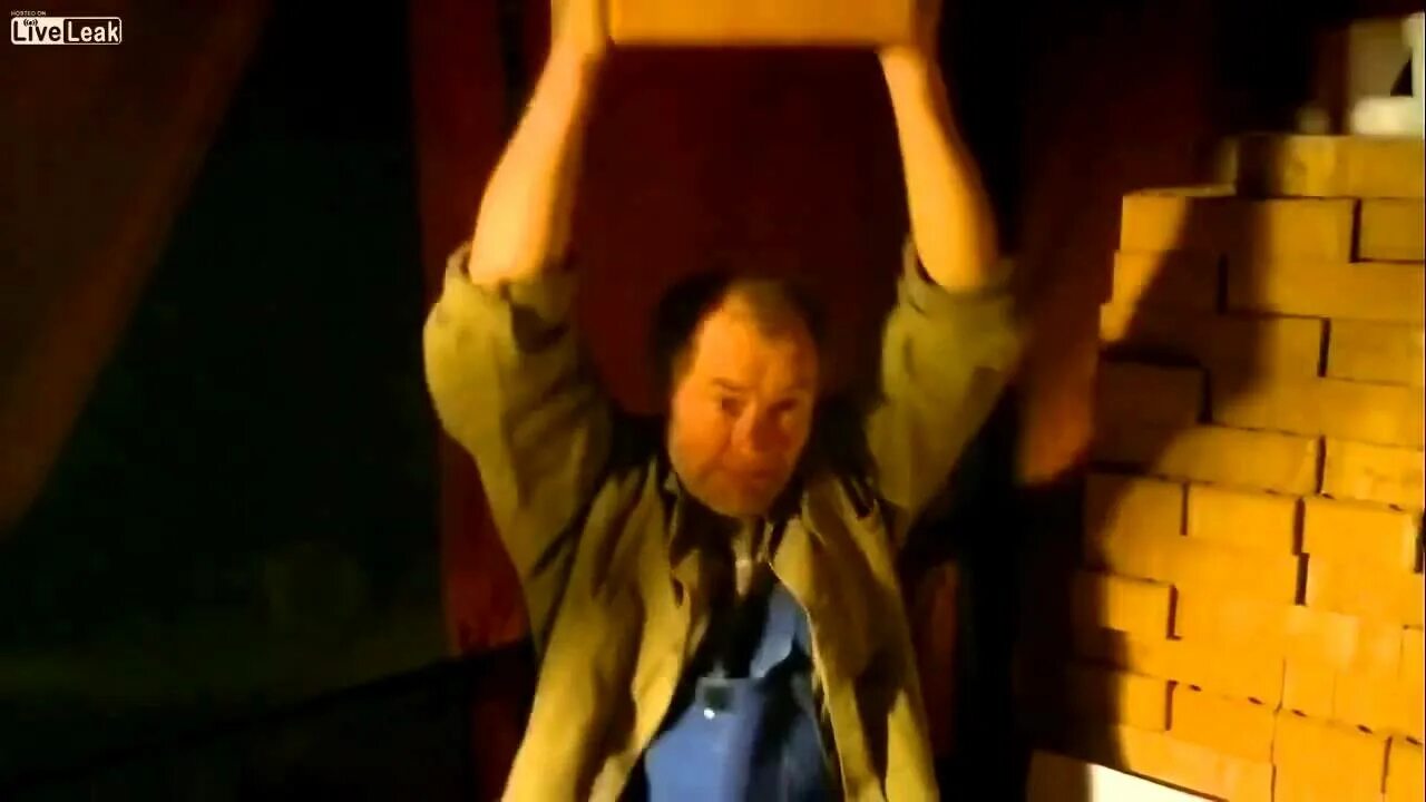 В самолете один кирпич упал. Кирпич gif.