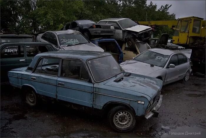 Заброшенная автосвалка. Американские автосвалки. Где находятся свалки машин. Автомобильная свалка в москве. Автомобильные свалки в москве и подмосковье.