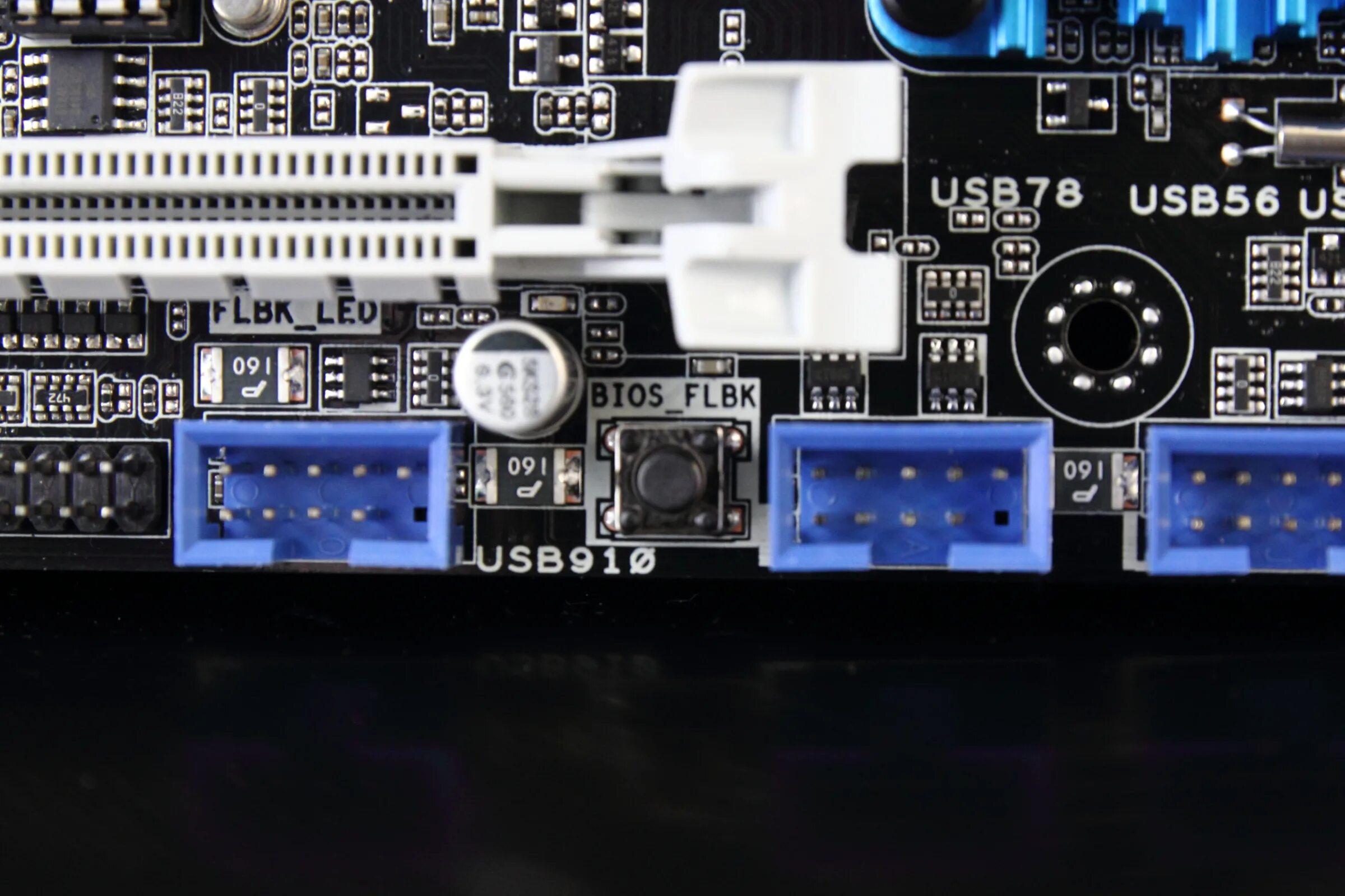 0 на usb 2. Usb 3 разъем на материнской плате. 0 на материнской плате. 0 на материнской плате. 0 на материнской плате.