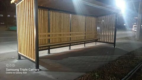 На двух остановках в трамвай