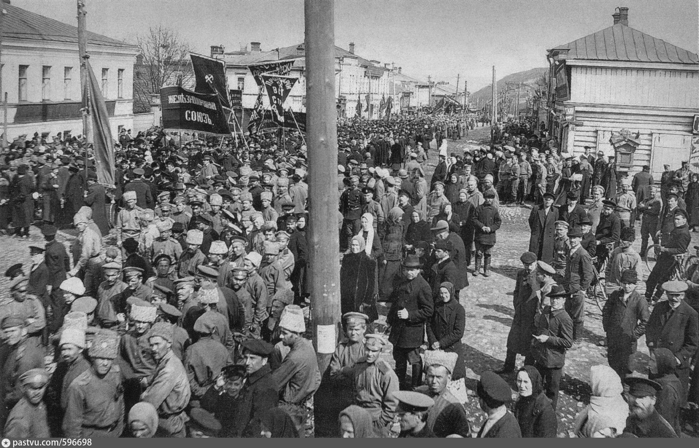 Революция 1905-1907 митинг. Пермь 1917. Демонстрация Большевиков 1917. Стачка работников промышленного района в Шотландии 1919.