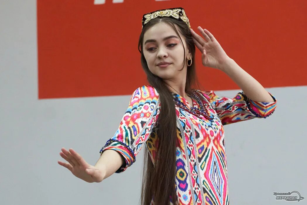 Танцующий таджик. Мисс Таджикистан 2022. Таджикский танец. Таджичка танцует. Танцы Таджикистана.