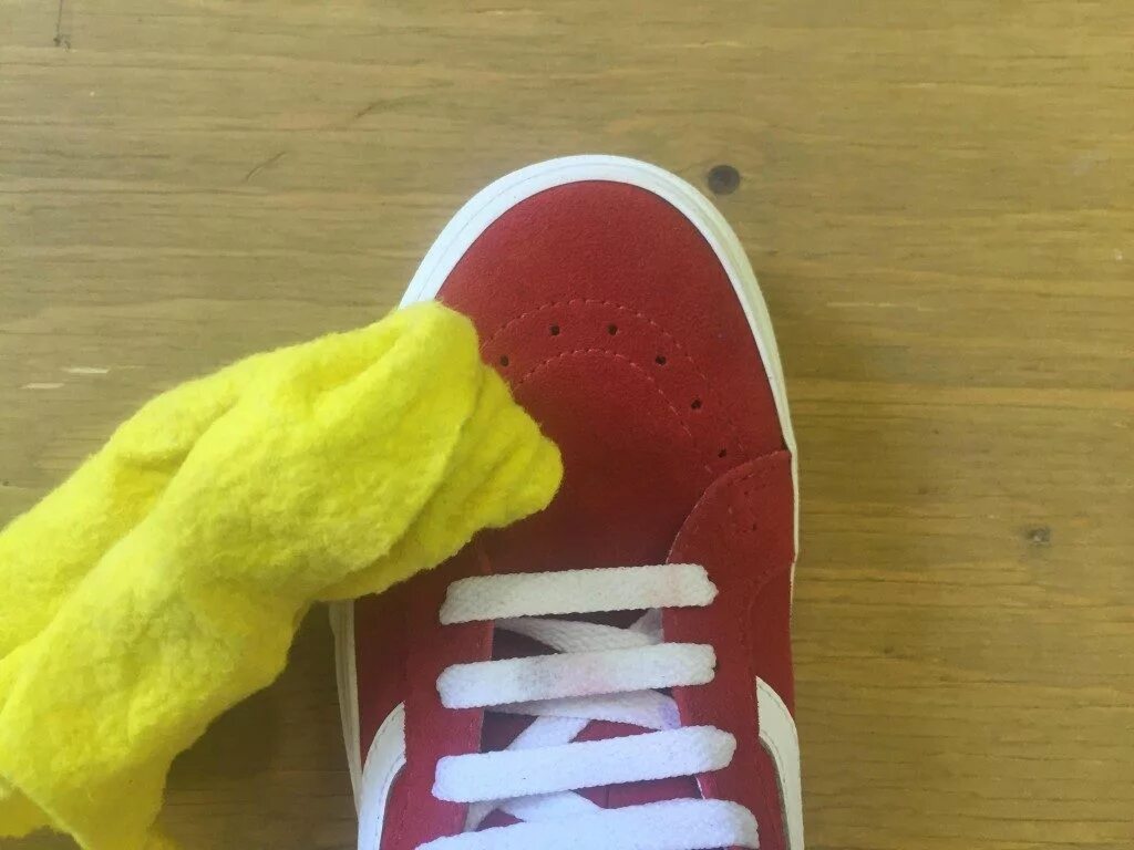 Кроссовки после стирки. Adidas superstar 80s. Можно ли стирать замшевые. Реставрация замшевой обуви. Обувь из спилка.