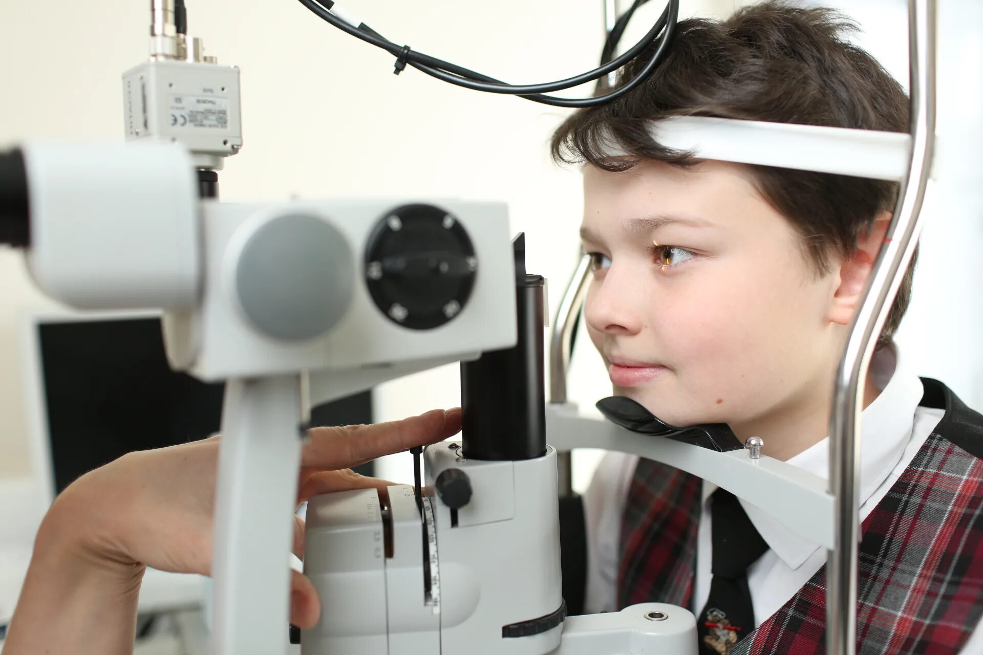 Детская глазная болезнь. Эфи офтальмология. Детская офтальмология. Исследование зрения у детей.