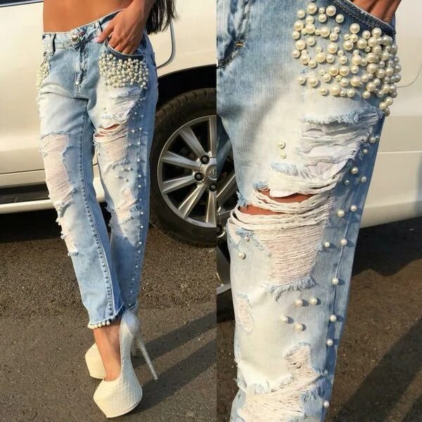 New jeans speed up. Рваные джинсы с бусинами. Рваные джинсы со стразами. Декор рваных джинсов. Рваные джинсы со стразами женские.