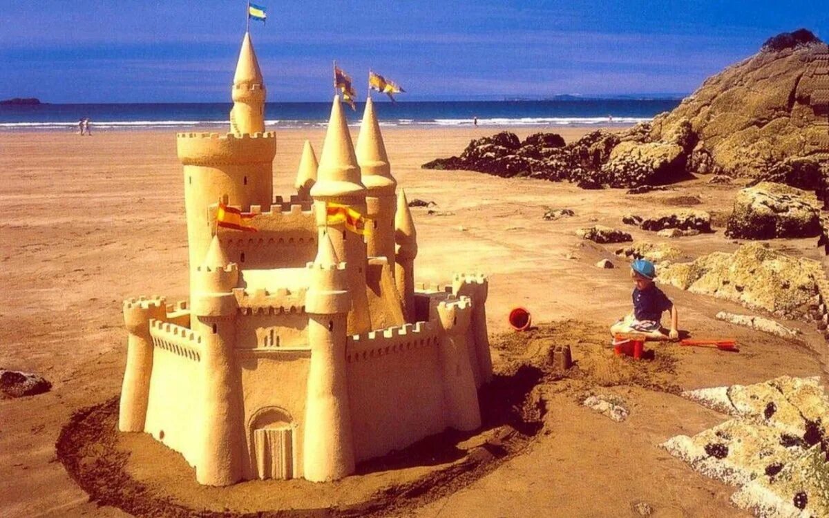 Песочный замок. Песочный город. Город из песка. Сказочный замок из песка. Sandcastle picture