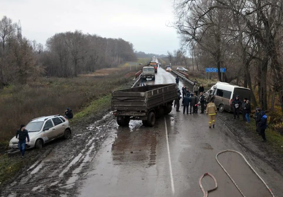 Дтп в чишминском районе 15 октября. Дтп в чишминском районе. Авария в чишминском районе вчера. Авария в чишминском районе. Авария в чишминском районе вчера.