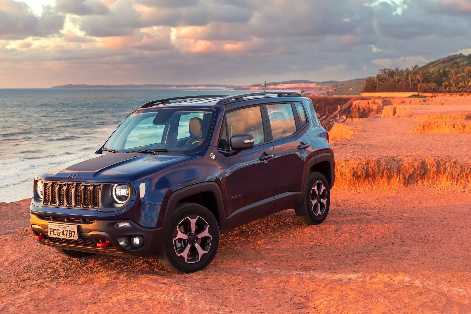 Jeep renegade на 18 колесах. Jeep renegade 2018 серый. Jeep renegade. Jeep renegade. Jeep renegade 2017 желтый.