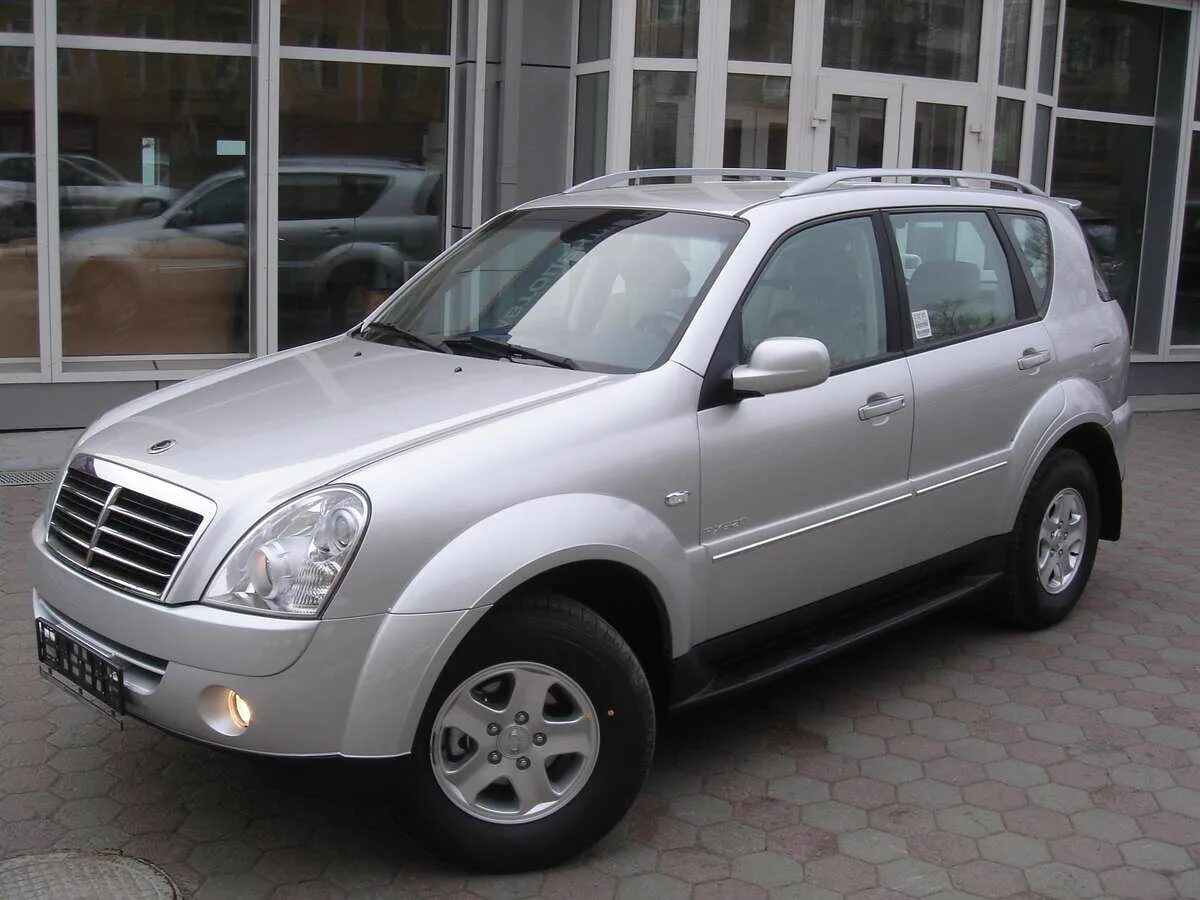 Купить санг енг рекстон бу. SSANGYONG Rexton 2012. SSANGYONG Rexton 3-го поколения 2012г. Машина корейская саньенг 2012. Рекстон 2012 года белый.