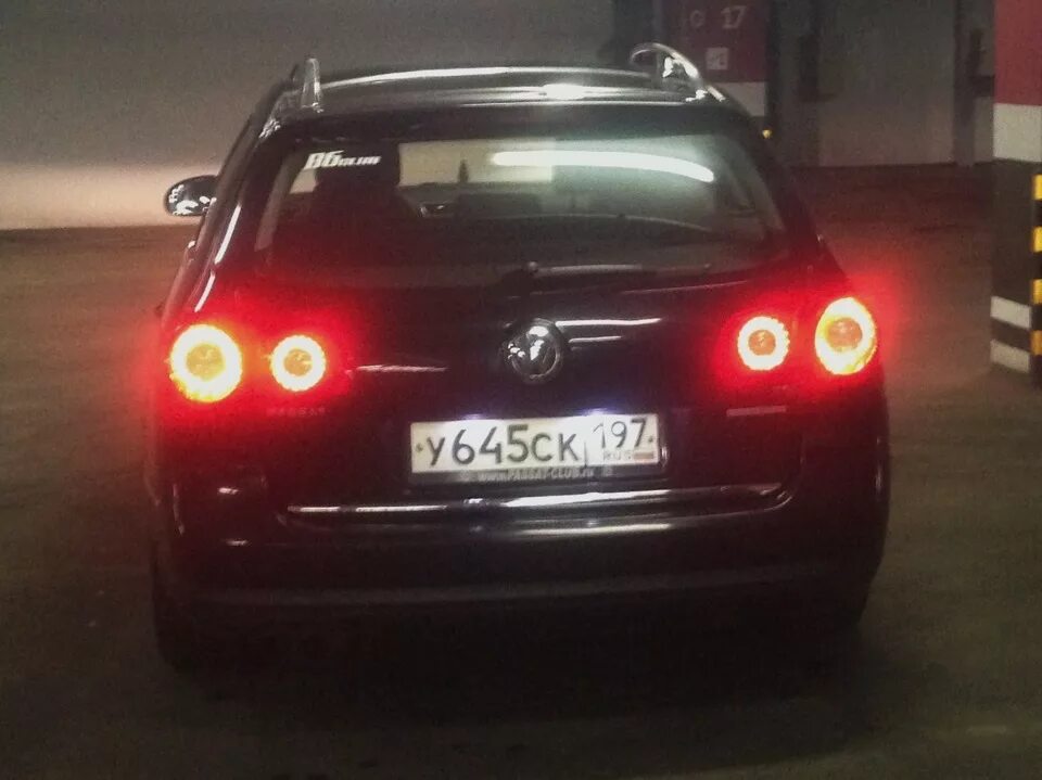 Задние фонари пассат б6. Passat b6 фонари. Passat b6 фары задние. Оранжевые габариты Пассат б6. Задние габариты Пассат б6.