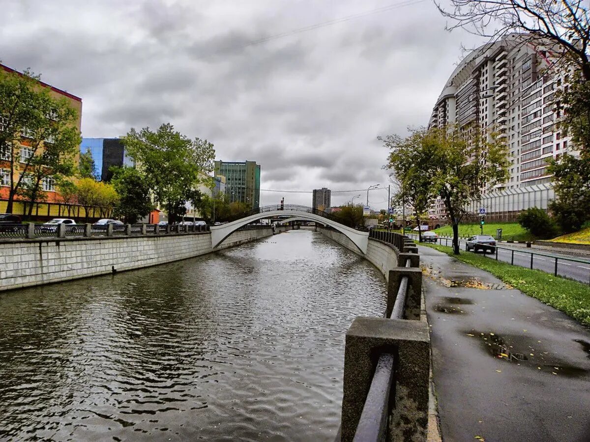 Пешеходный мост на рубцовской набережной. Москва рубцовская набережная. Москва рубцовская набережная. Жк русская венеция рубцовская. Жк русская венеция рубцовская набережная.