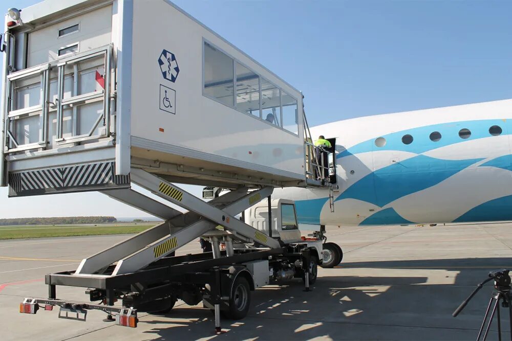 Passagers à mobilité réduite Help facilite l'embarquement à l'aéroport Toulouse 