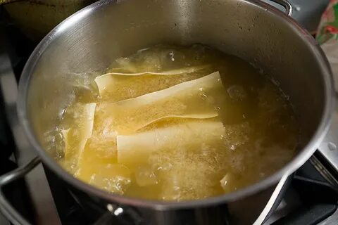 Мясо в тесте в бульоне
