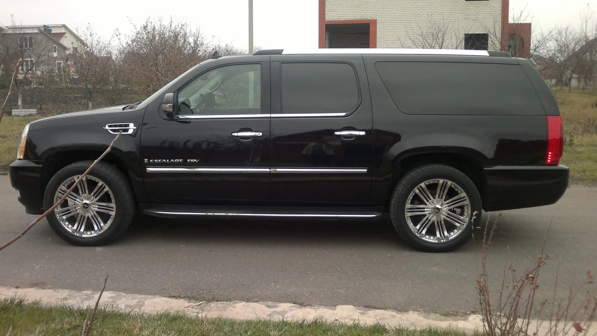 Удлиненный форум. Cadillac Escalade 3. Кадиллак Эскалейд 2007. Кадиллак Эскалейд длинная база. Кадиллак Эскалейд Лонг 2007.