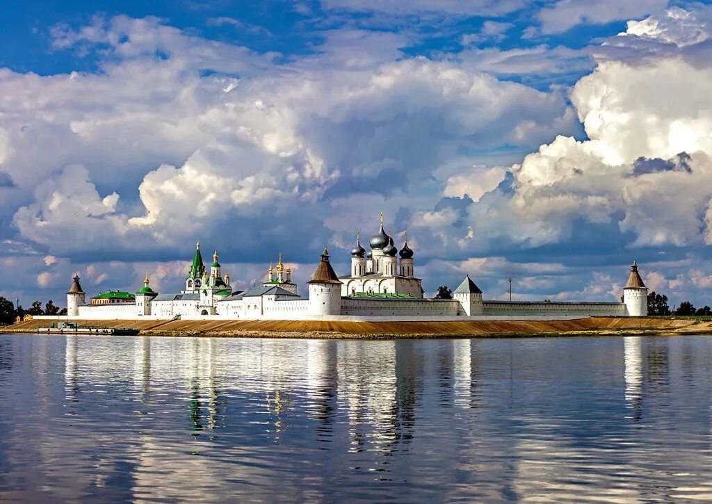 Свято макарьевский монастырь. Макарьевский монастырь Нижегородская область. Макарьев Желтоводский монастырь. Свято-Троицкий Макарьевский Желтоводский монастырь Нижегородская. Желтоводский Макариев монастырь Нижегородская область.