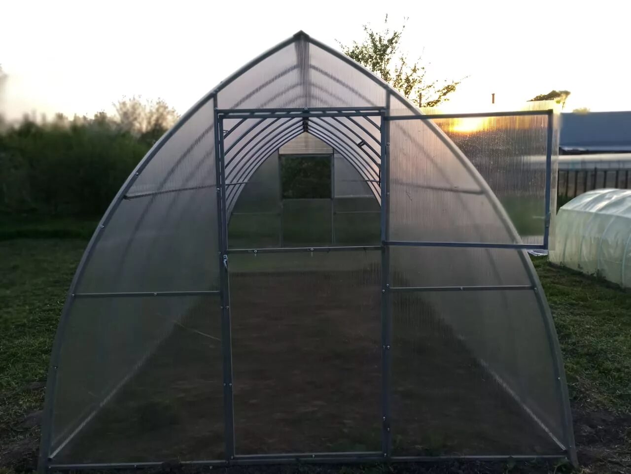 теплица капелька 3x4. теплица капелька 2х2м. теплица капелька 2. теплица капелька из поликарбоната усиленная 3х4. теплица агросфера капелька.
