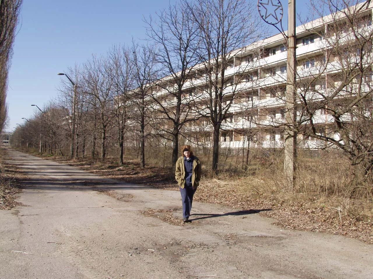 В каком городе находится припять. Чернобыль 2 город призрак. припять улицы 1995. припять улицы города. чернобыль припять улица.