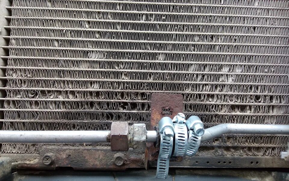 Как снять трубку радиатора кондиционера Removal and installation of refrigerant lines and A/C compressor (Nissan Micra 3