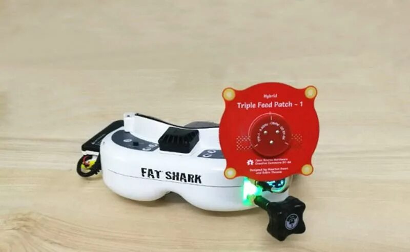 Triple patch. Triple feed patch antenna направленность. патч антенна fpv. патч triple feed patch arrow. патч антенна с круговой поляризацией.