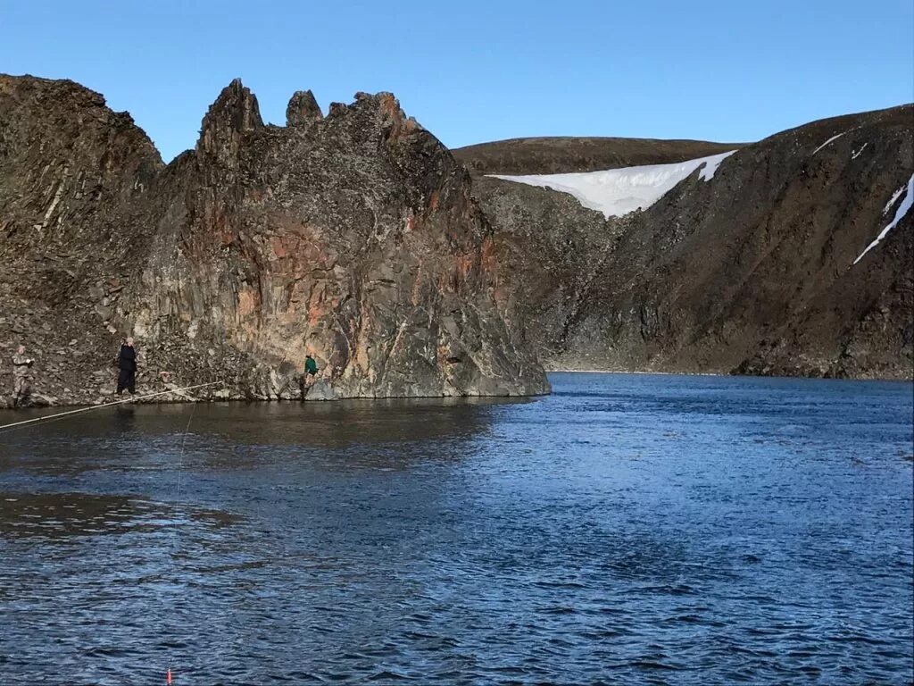 2 озеро на полуострове таймыр. Плато Бырранга. Горы Бырранга. Озеро Хатанга. Таймыр достопримечательности.