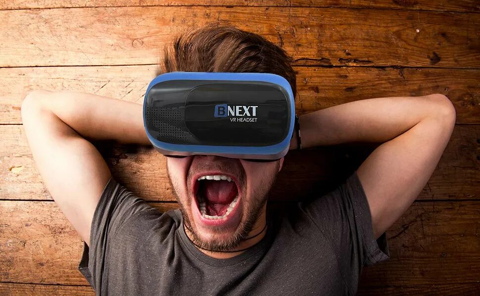 Виртуальные очки 2024. Очки виртуальной реальности. Очки виртуальной реальности VR. Очки виртуальной реальности на человеке. ВР очки на человеке.