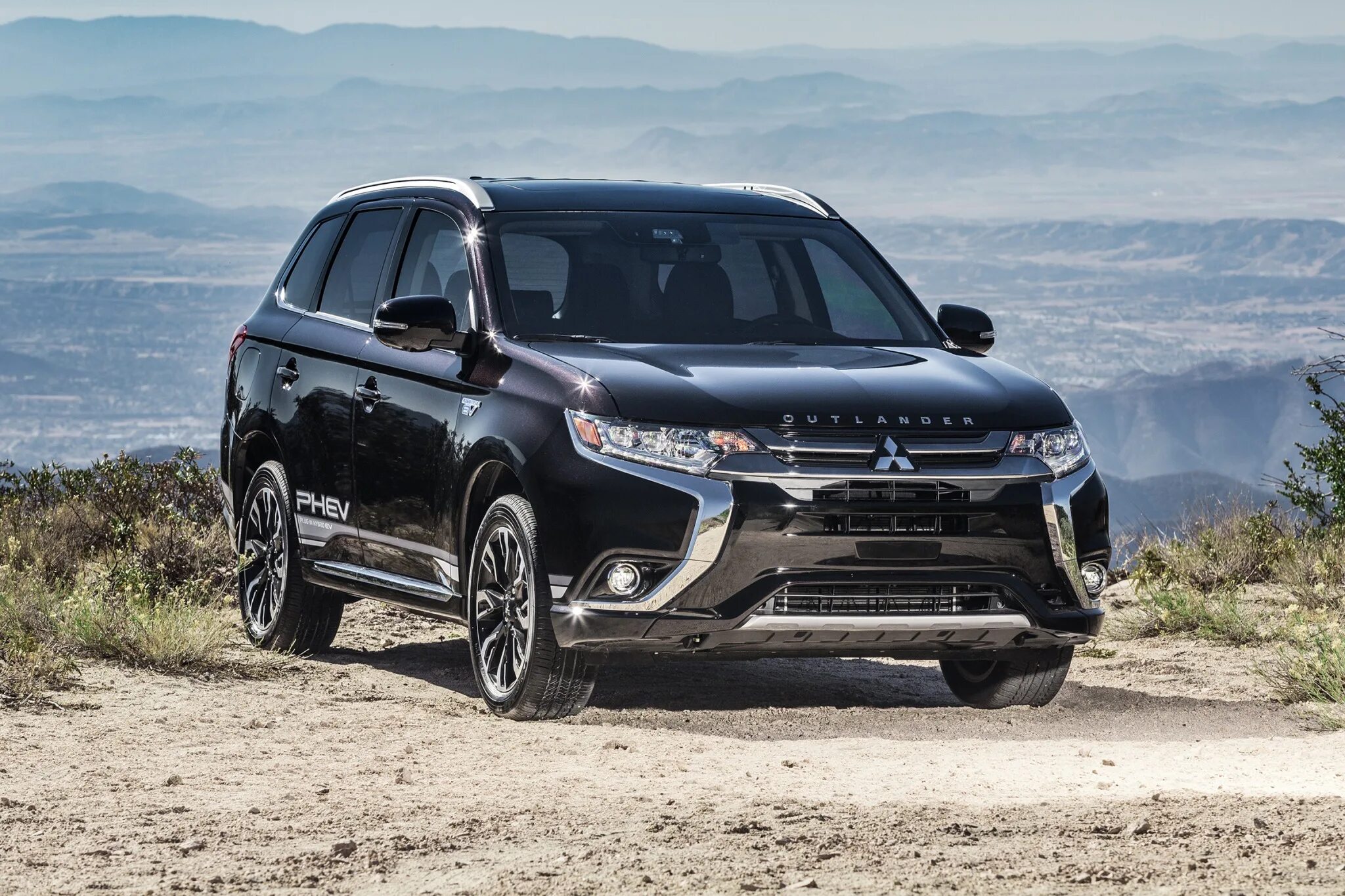 Mitsubishi outlander отзывы владельцев. Митсубиши Аутлендер 2018. Mitsubishi Outlander 2021. Митсубиси Аутлендер 4. Новый Митсубиси Аутлендер.