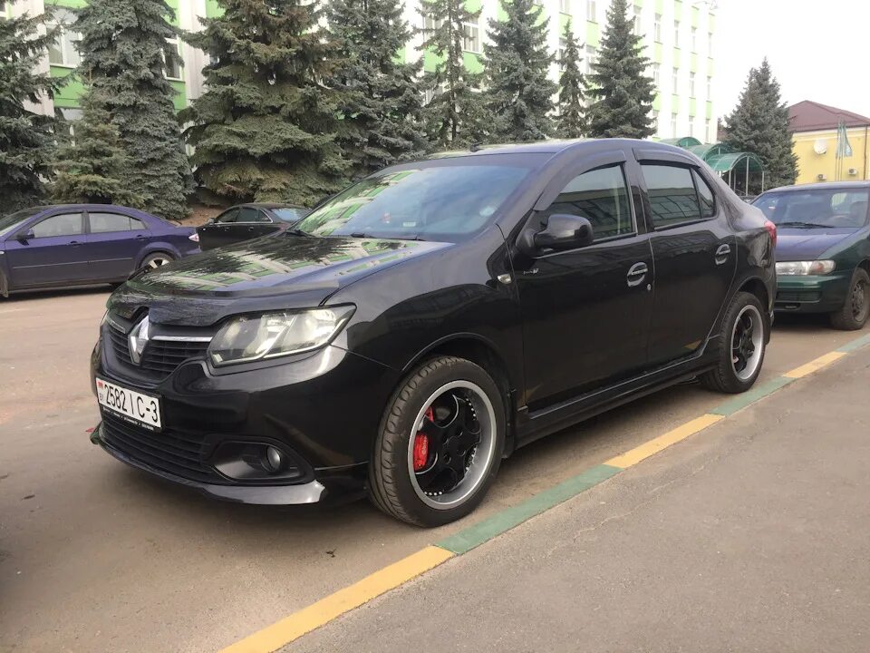 Рено логан 2 какие диски. Renault logan 2 rs. рено логан 2 черные диски. логан 2 sdm. renault logan rs.