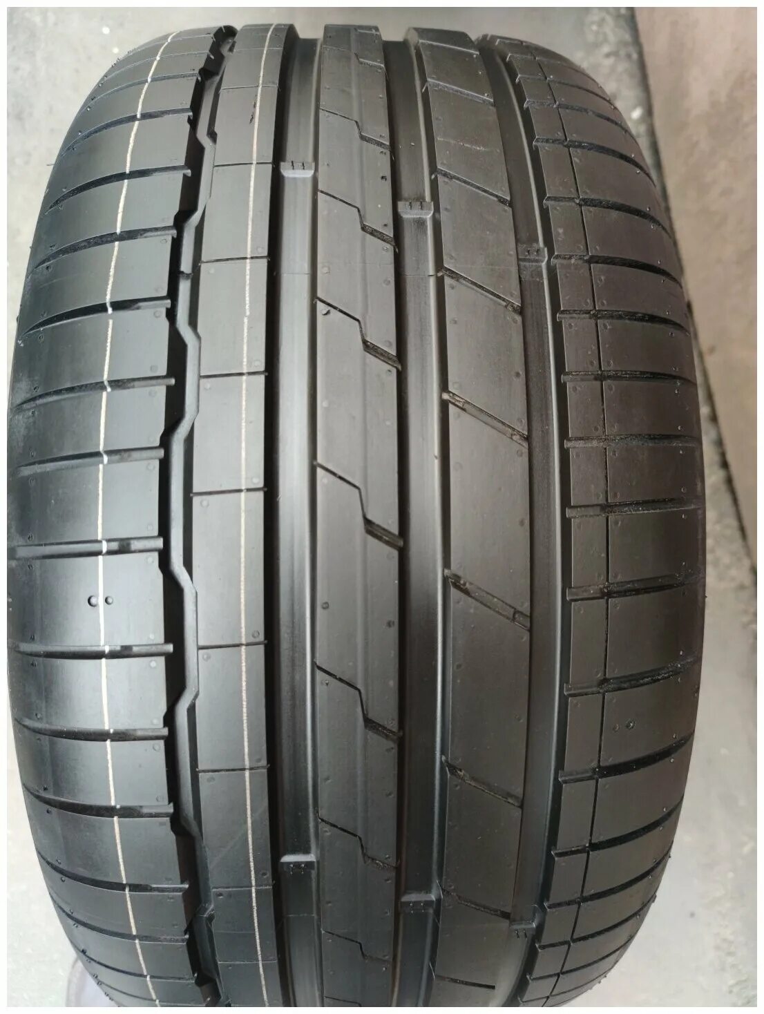 Ханкук с1 эво. Hankook Ventus s1 EVO 3 k127. Hankook s1 EVO. Шины Hankook k127 Ventus s1 evo3. Hankook Ventus s1 evo3 k127 SUV.