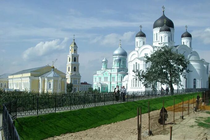 Аптека дивеево. Серафимо-дивеевский монастырь. дивеево монастырь канавка. дивеево монастырь канавка пресвятой богородицы.