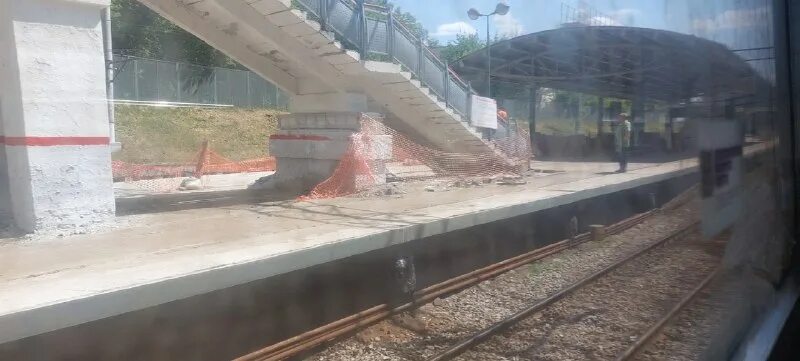 подготовка платформы. станция котовск тамбовская область. подготовка платформы. станция железнодорожная реконструкция. уравнительная платформа stl 2500/1800.