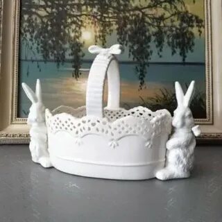 Тарелка с зайцами