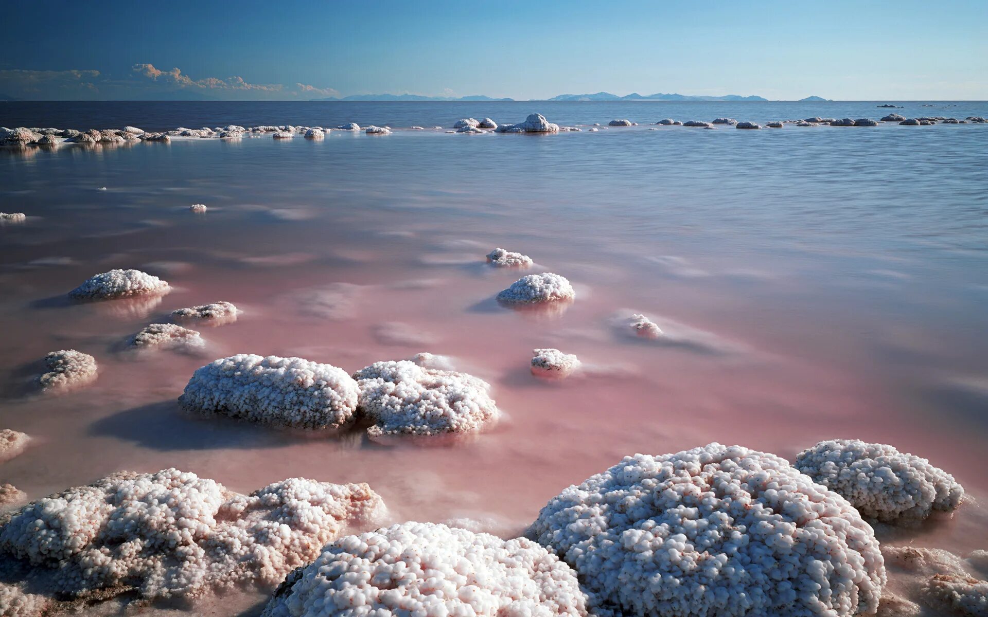 Получают из морской воды. Солт Лейк Сити озеро. Солт Лейк Сити соленое озеро. Большое соленое озеро в Северной Америке. Солончак Баскунчак.