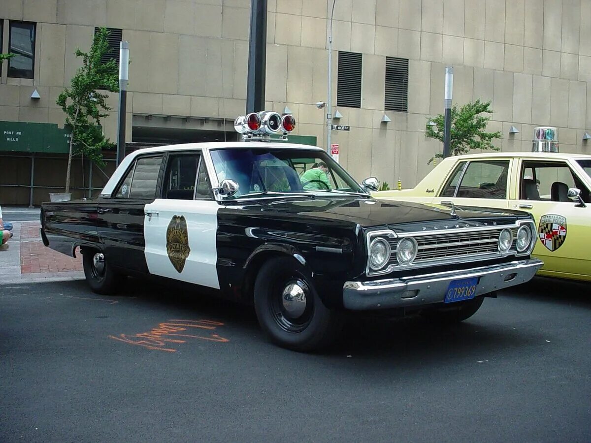 Додж Плимут NYPD. 1969 Plymouth Belvedere Police car. Плимут полицейский 1972. Plymouth Belvedere 1968 Police.