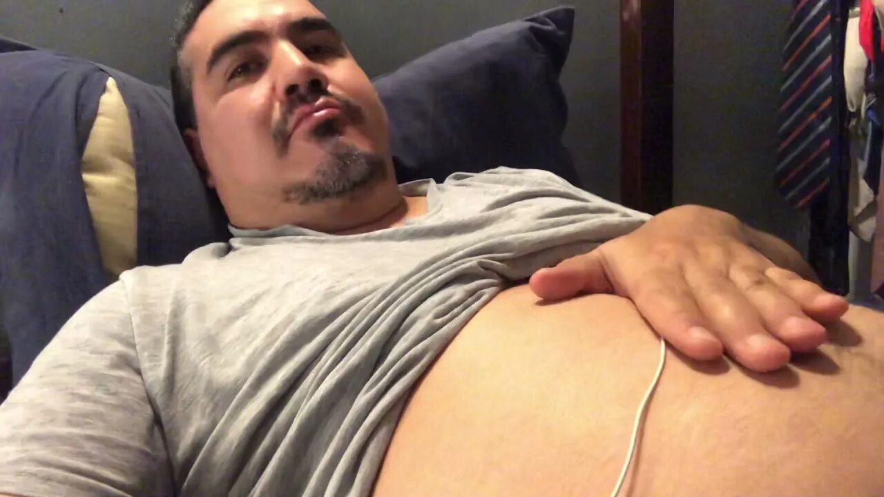 Female stomach growling. Short lyra vore. Female stomach growling. Belly noises. Огромный живот рисунок.