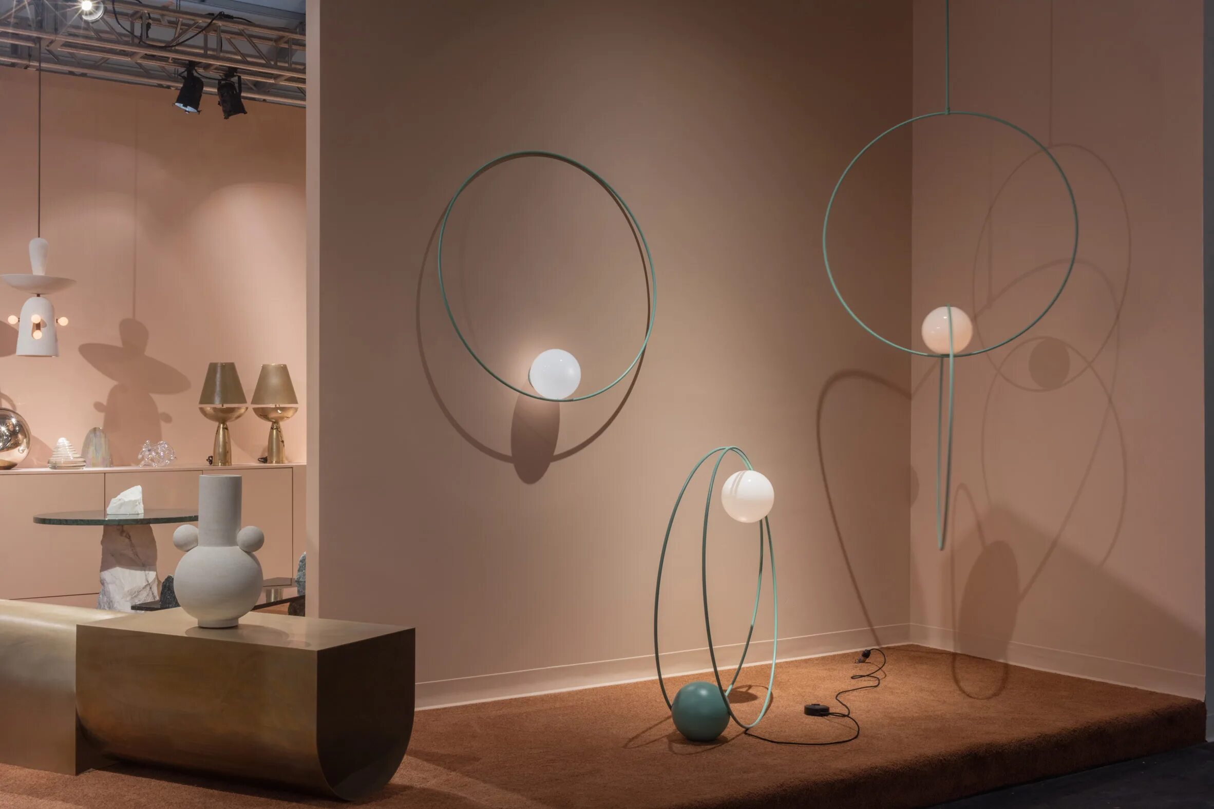 Светильник минимализм. Michael Anastassiades светильник. Michael Anastassiades - Wall Lamps. Люстра Минимализм.