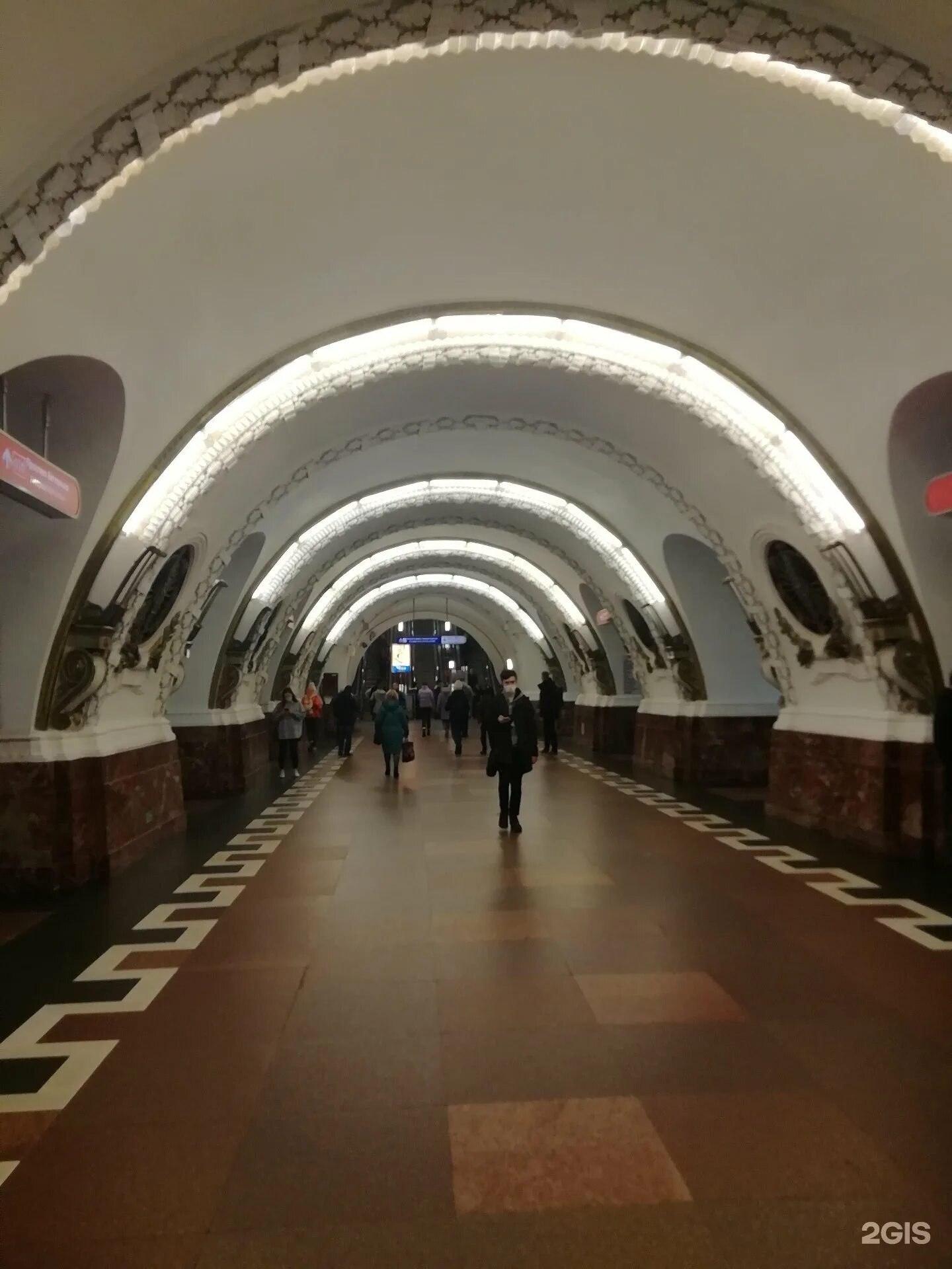Время работы метро площадь восстания санкт петербург