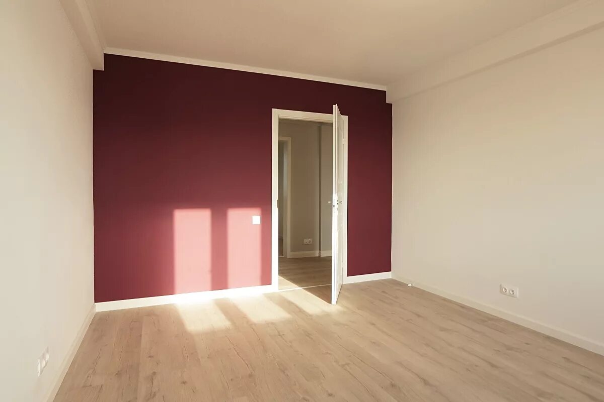 Ремонт без обоев. Комната без мебели. Покраска квартиры. Крашеные стены в квартире реальные. Цвета красок для стен в квартире.