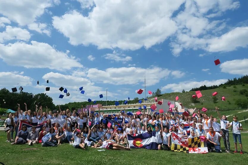 Санаторий белогорье старый оскол. Санаторий белогорье старый оскол. Лагерь белогорье старый оскол комнаты. Лагерь белогорье старый оскол. Сок белогорье старый оскол.
