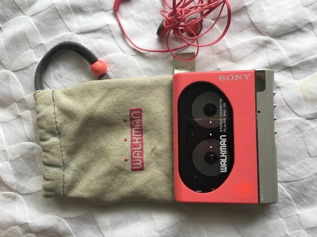 Sony walkman кассетный купить. Sony Walkman Cassette. Sony Walkman Pink. Walkman Cassette Player. Кассетный плеер сони Walkman.