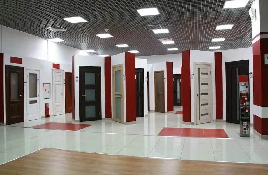 Салоны дверей межкомнатных дверей. Красивая дверь для магазина. Салон входных дверей. Салон дверей межкомнатных. Салон входных дверей.